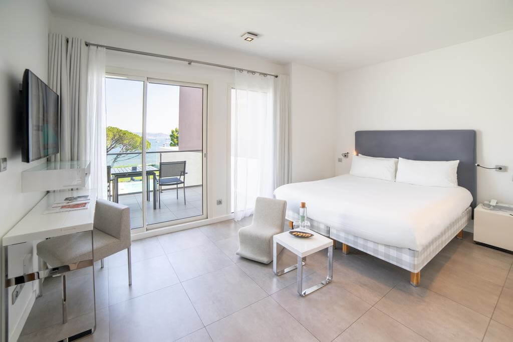 Kube Saint Tropez par Booking