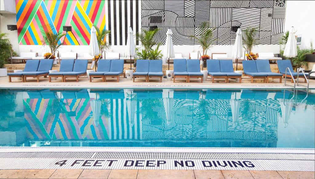 McCarren Hotel Pool par Booking